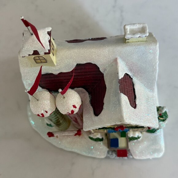 Hawthorne Village - "Gift Wrapping Service Station" Piece - Picture 3 of 9